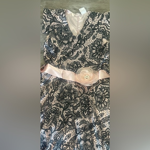 BMG dress size 7/8. - Picture 7 of 10